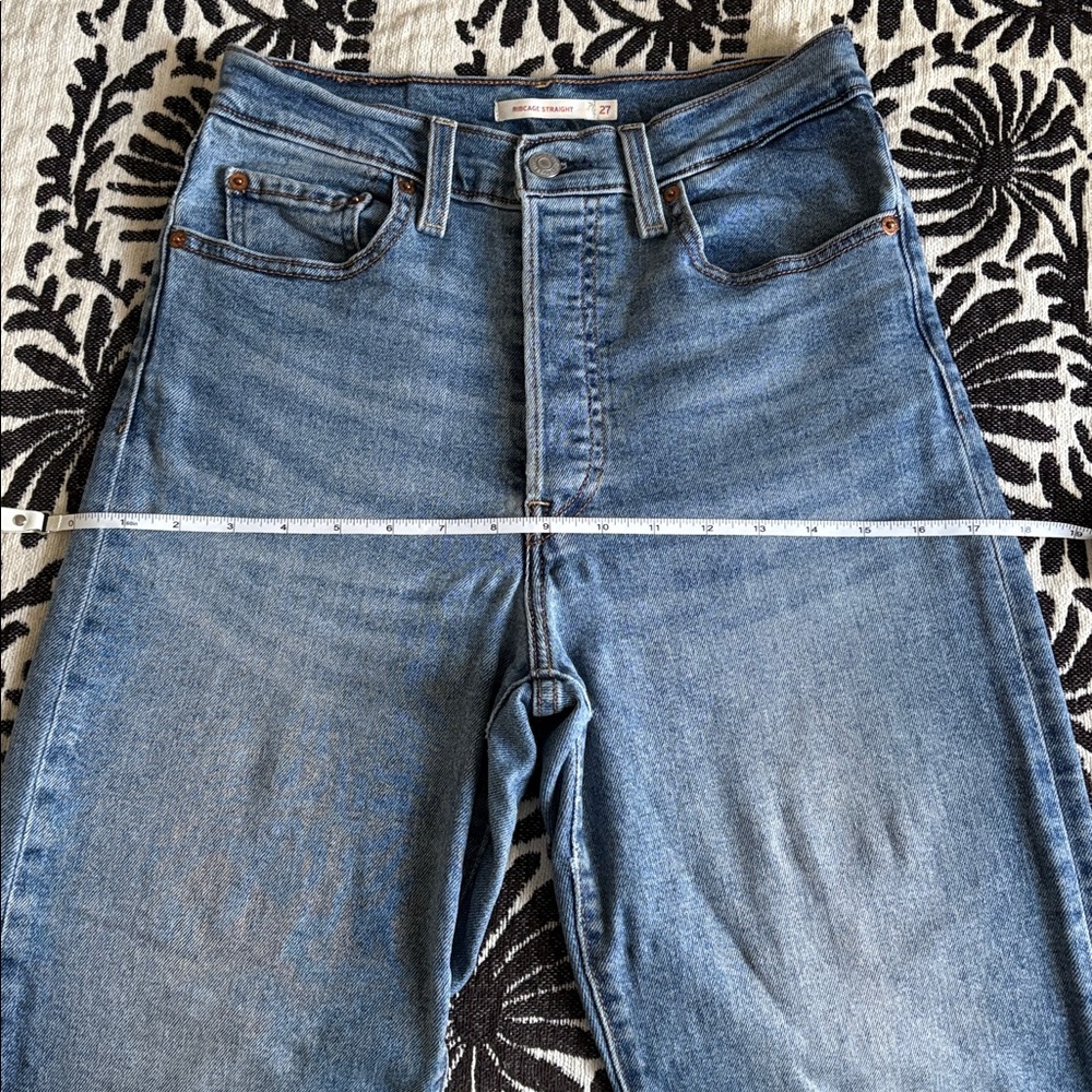 Levi’s Ribcage Straight Jeans - Picture 9 of 10